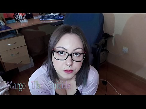 ❤️ Gadis Seksi Berkaca Mata Menghisap Dildo Dalam-dalam pada Kamera ❤️ Video lucah pada kami